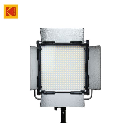 KODAK V576M LED VIDEO LIGHT WITH BARN DOOR AND REMOTE